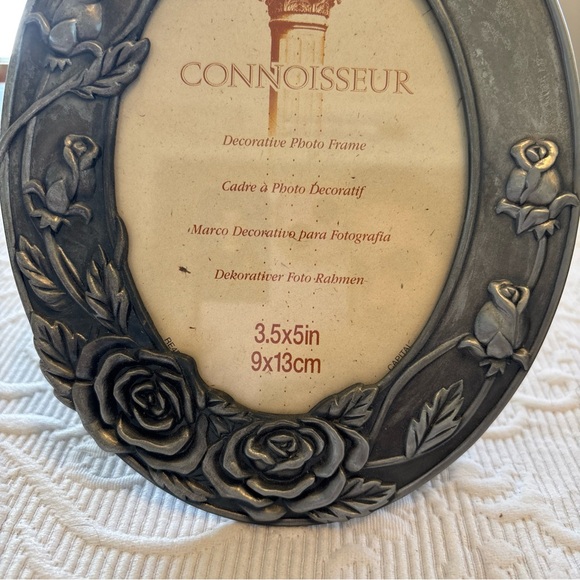 Connoisseur 2 Photo Frames Metal Silver Flowers & Leave Vines‎ Picture Holder - Picture 6 of 16